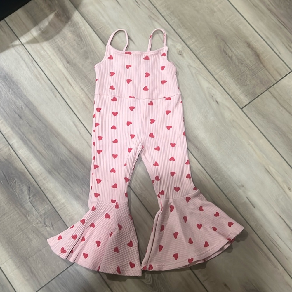 Heart Jumper! Flare legs 💕